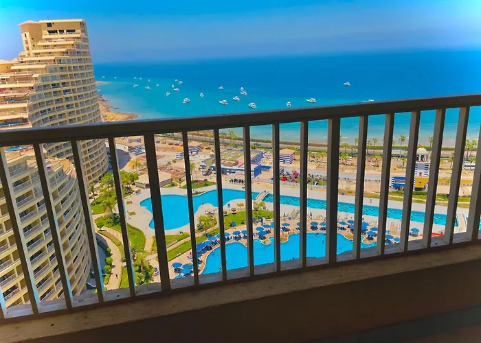 Pyramids Porto Top Vib - اهرامات بورتو السخنه